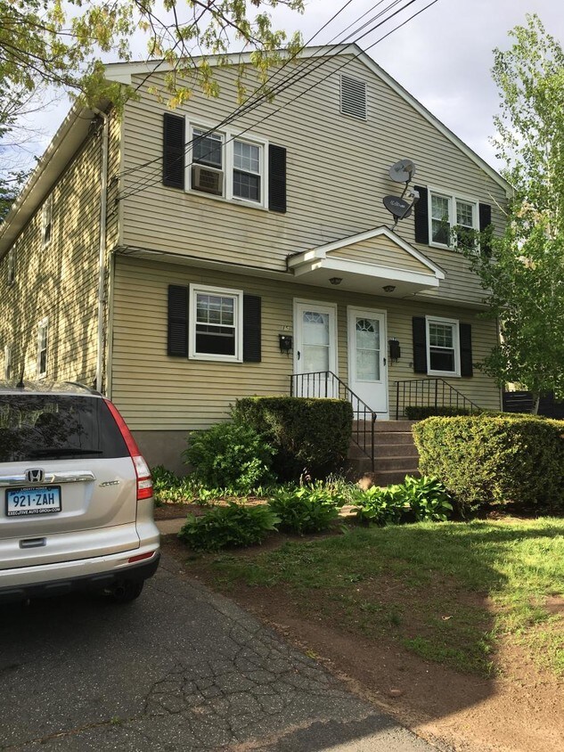 17 Grove St, Manchester, CT 06042 Townhome Rentals in Manchester CT