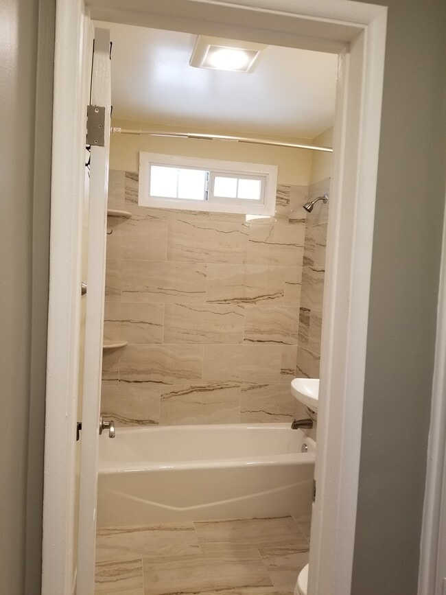 Bathroom - 11420 Killion St