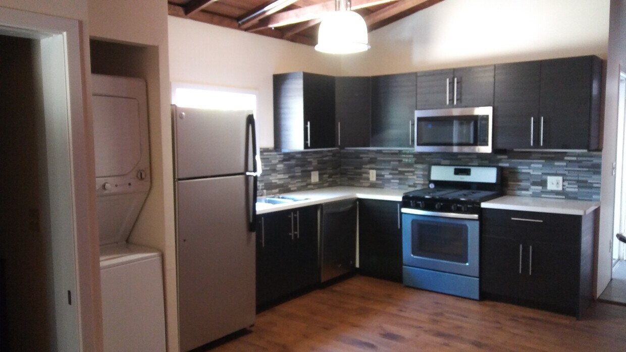 Primary Photo - 328 3rd St