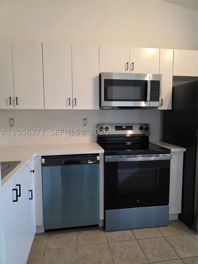 Foto del edificio - 3415 NE 9th Dr