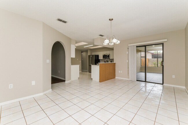 Building Photo - 5041 Circus Ln