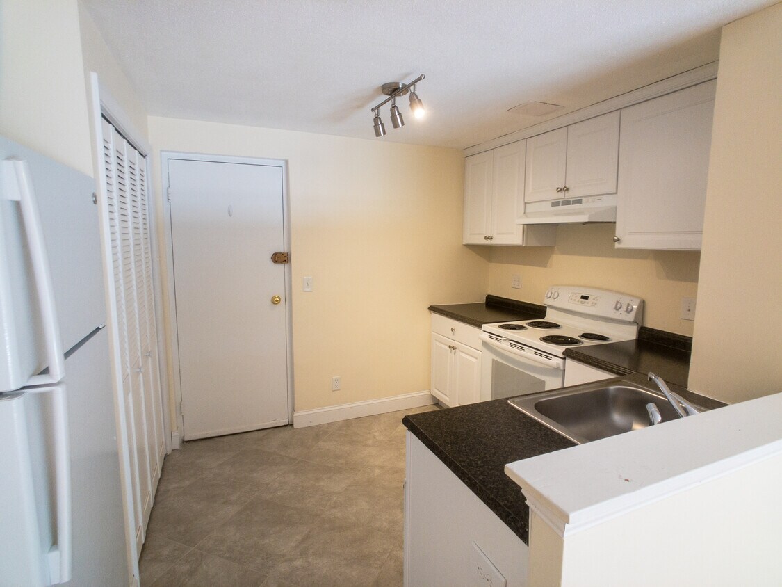 333 Main St Unit 8, Melrose, MA 02176 Apartments in Melrose, MA