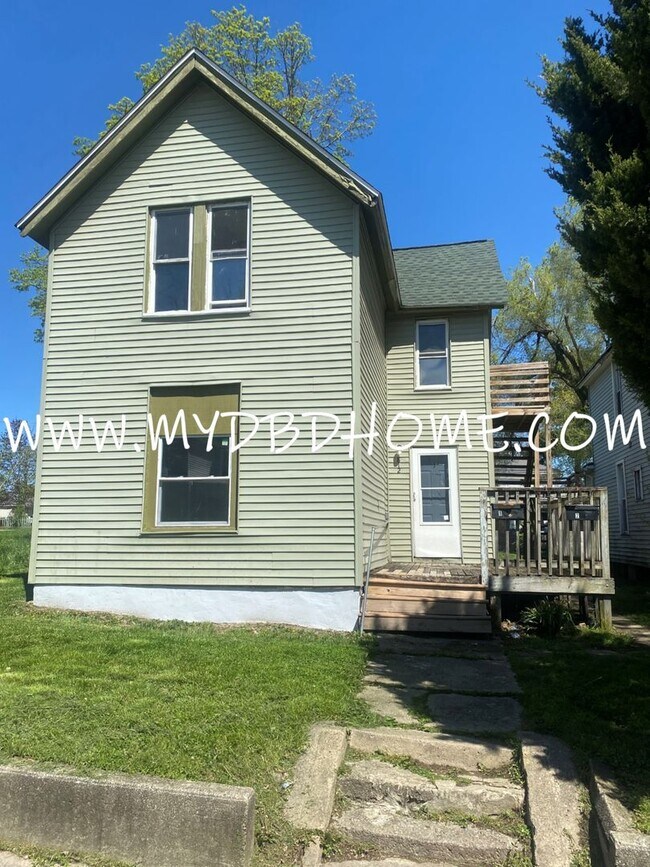Building Photo - 812 Huestis Ave