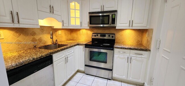 Foto del edificio - 7480 Miami Lakes Dr