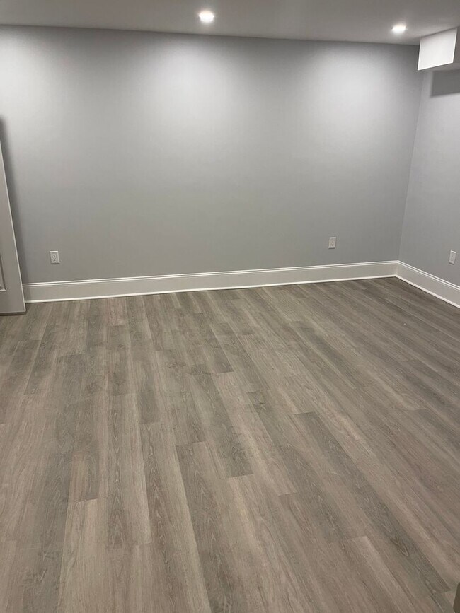 Foto del edificio - No Brokers Fee, No Security Deposit, In-Unit Washer and Dryer, Central Heat/AC, New Construction
