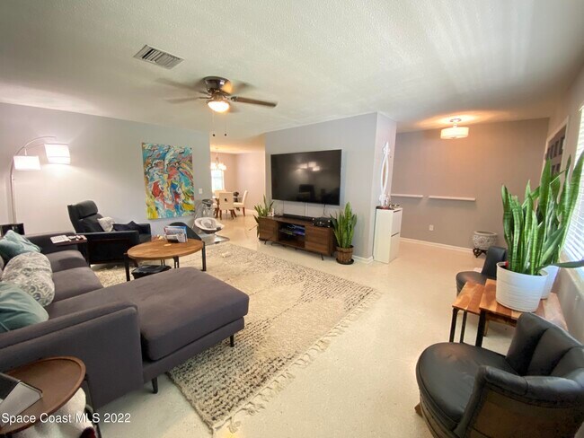 Building Photo - 2668 Bernice Ct