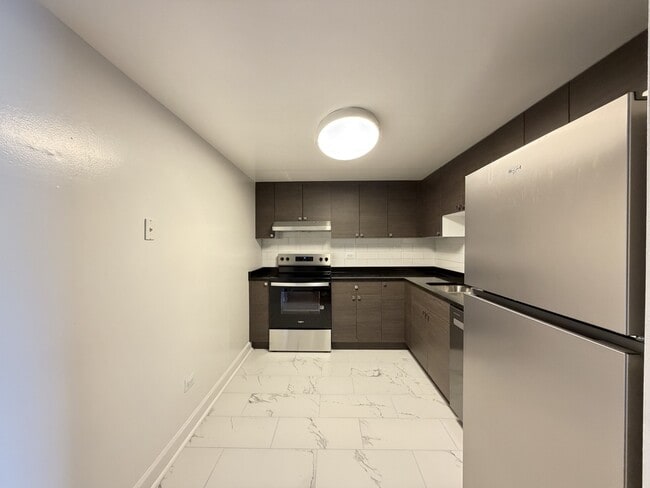 Building Photo - 525 N Quentin Rd