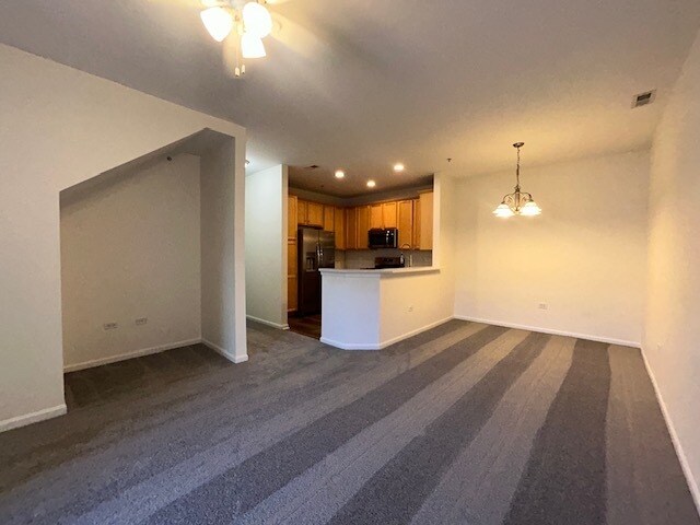 Building Photo - 2220 Aurora Dr