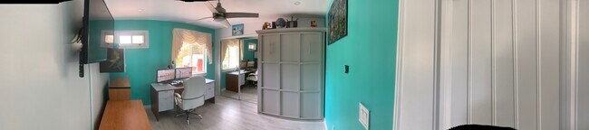 Murphy bed full size - 18501 Long Lake Dr