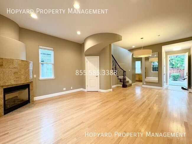 Building Photo - Beautiful Campbell Home on a Quiet Street