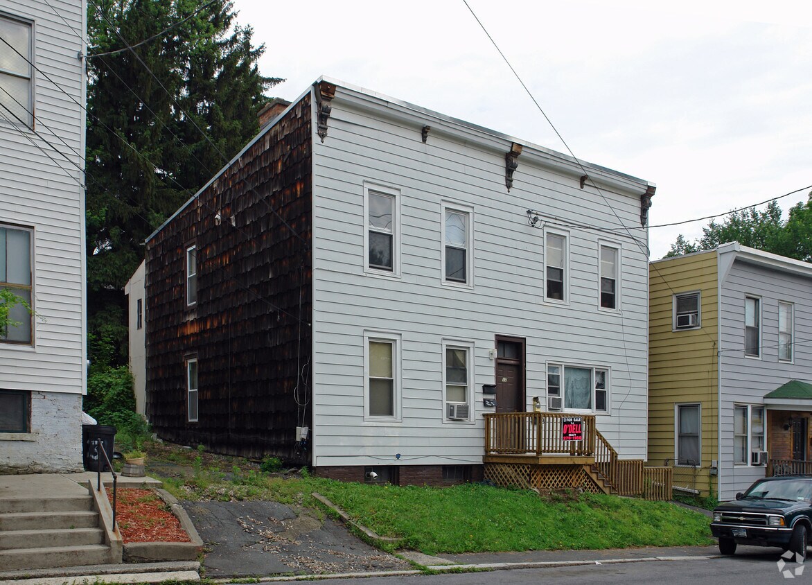 Primary Photo - 17 Sherman Ave