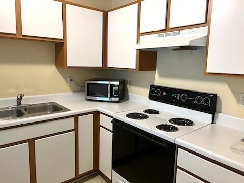 Building Photo - Bright and spacious condo unit in Prior La...