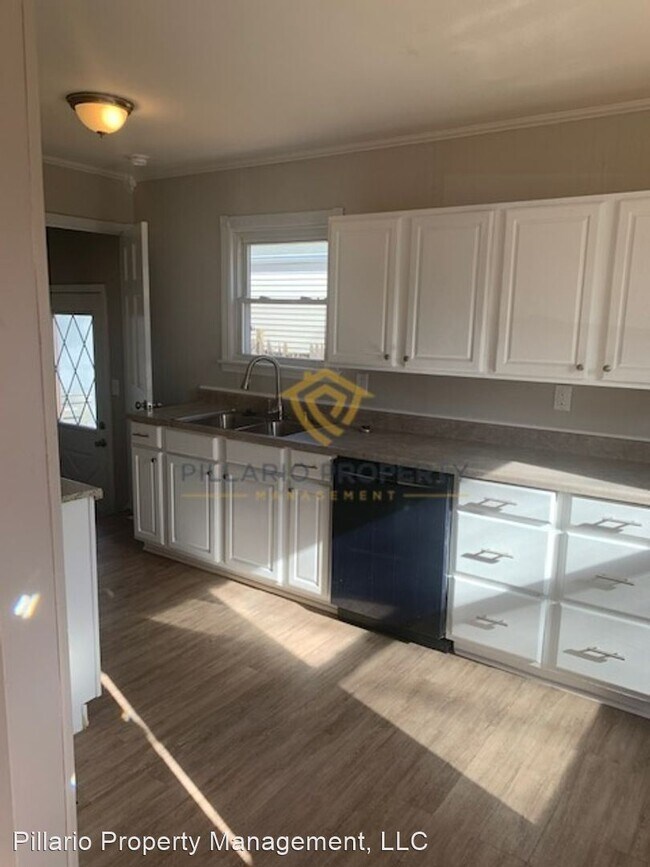 Building Photo - 3 br, 1 bath House - 6668 E 17th St,