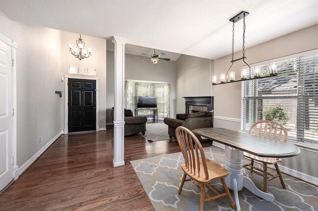 Building Photo - 16902 Colony Creek Dr