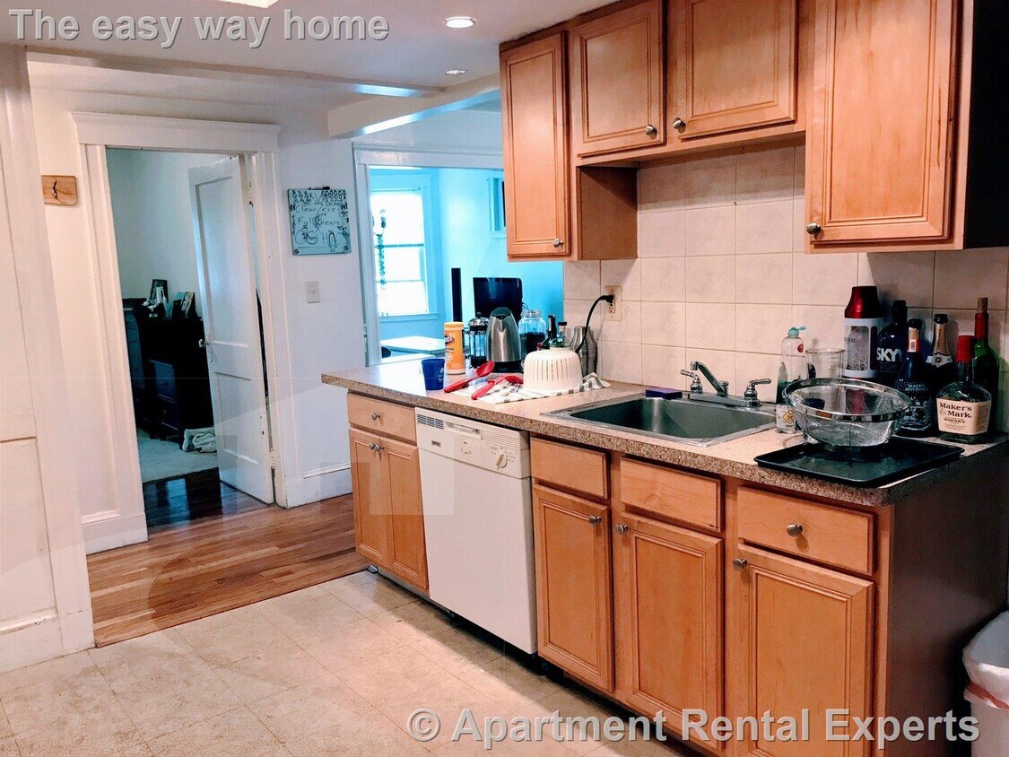 Primary Photo - 223 Summer St