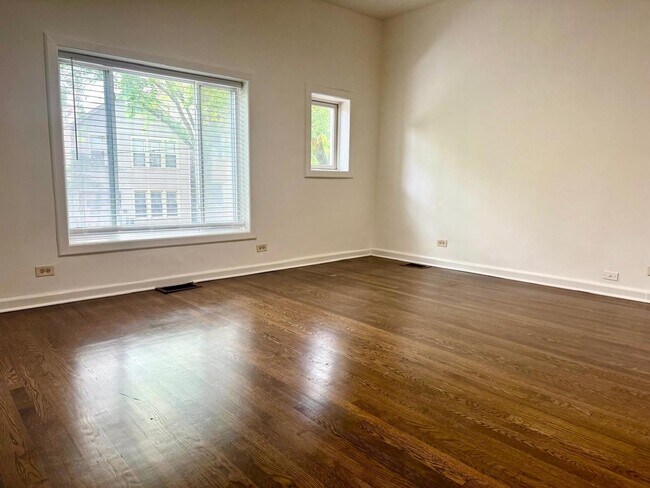Foto del edificio - 1526 N Artesian Ave