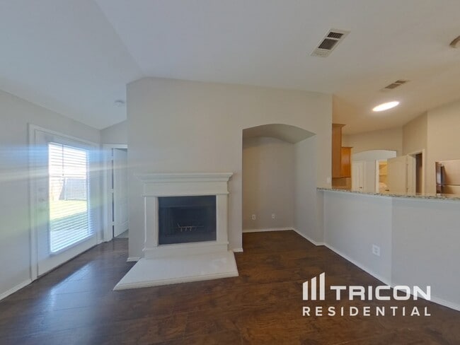 Foto del edificio - 9024 Weller Ln