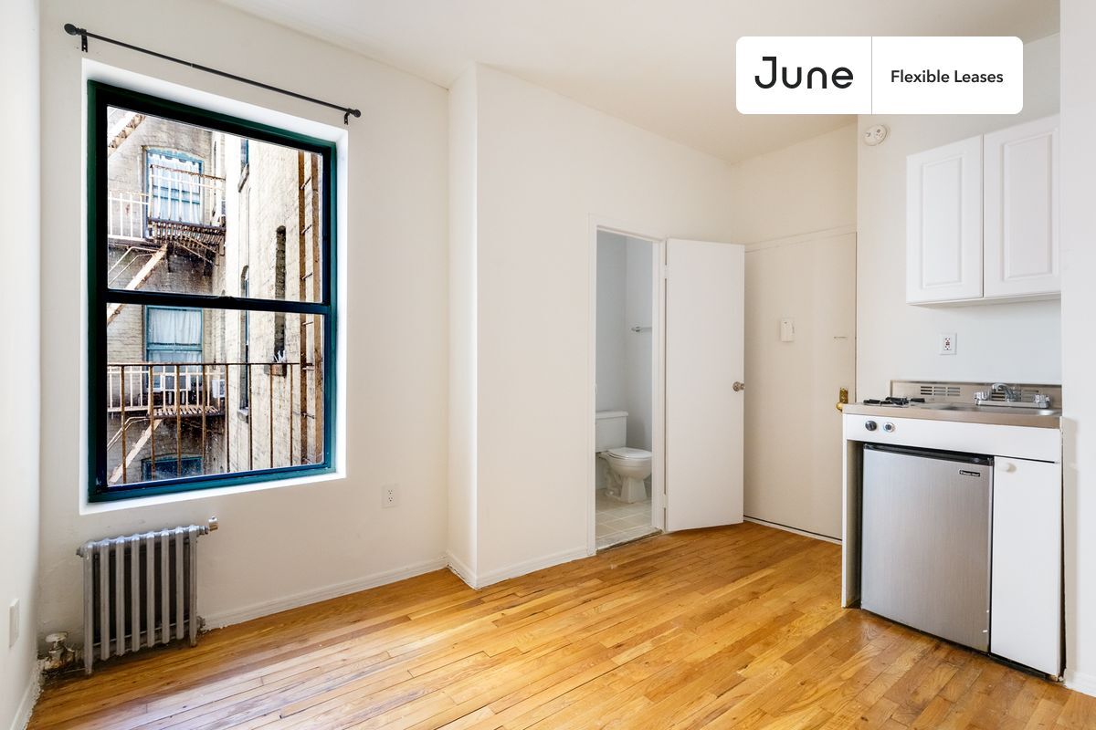 Primary Photo - 248 W 64th St