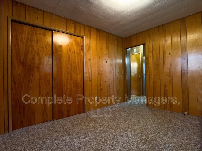 Building Photo - 110 S 4th Ave W