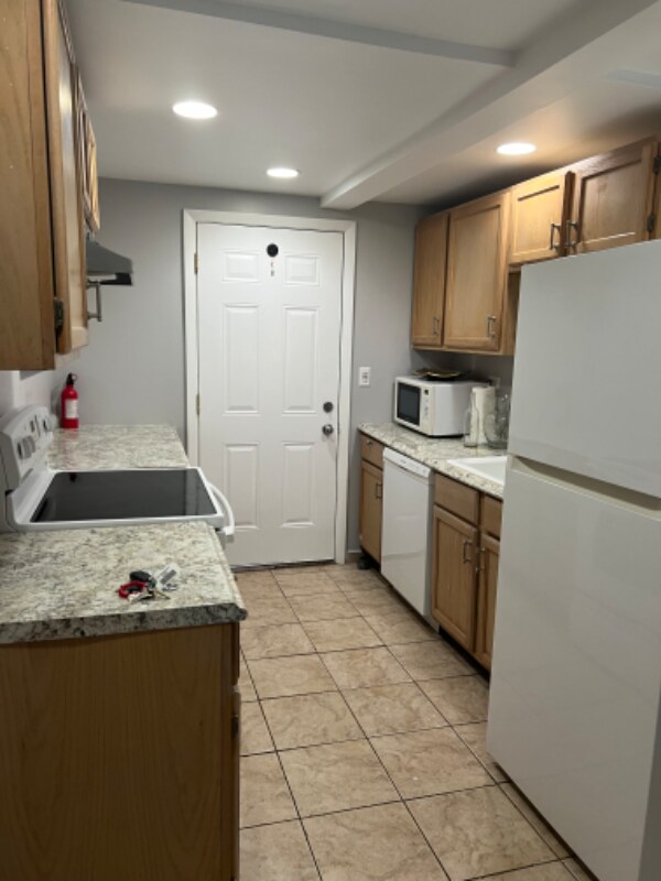 Foto del edificio - 1239 W Foster Ave