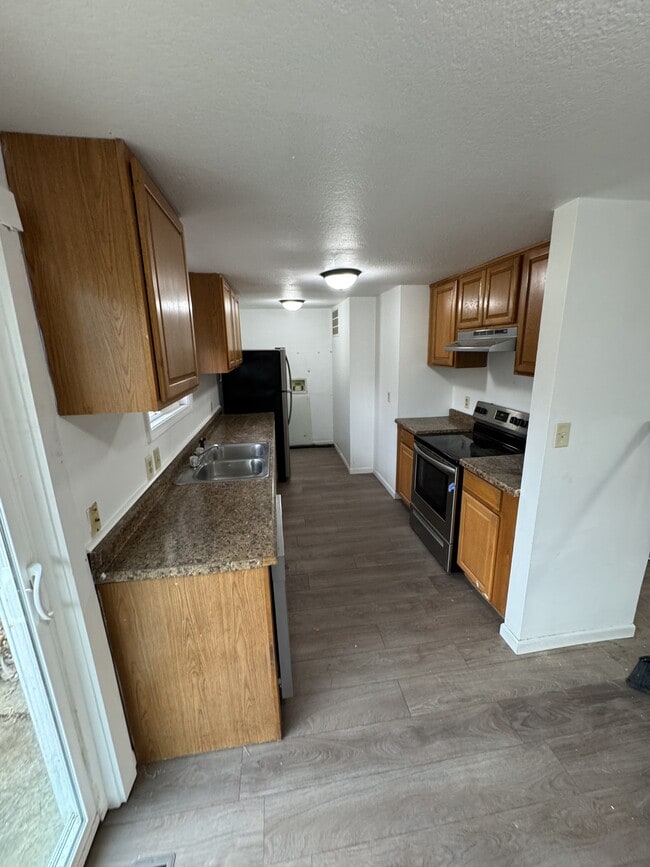 Building Photo - 2524 Cle Elum Dr