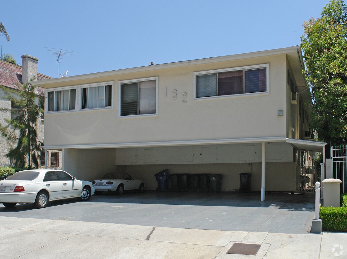 Primary Photo - 132 N Swall Dr