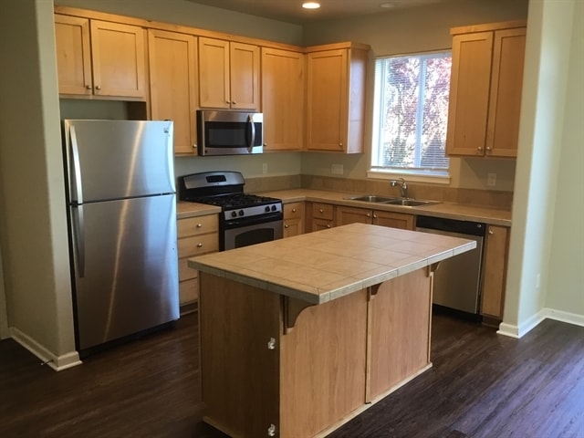 Building Photo - 1292 Alpine Lakes Street