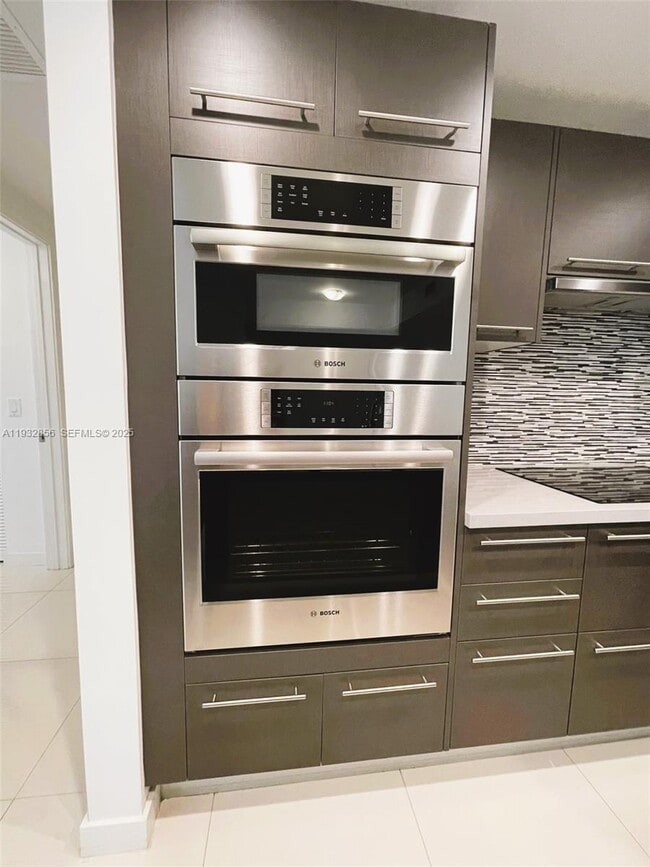 Building Photo - 7825 NW 107th Ave