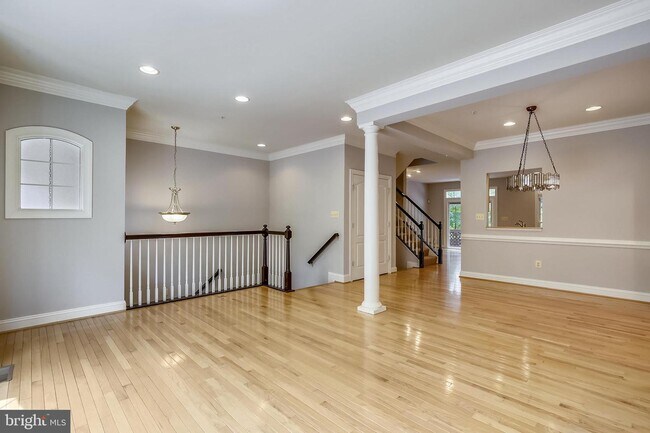 Foto del edificio - 10555 Tuckerman Heights Cir
