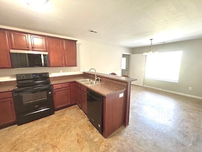 Foto del edificio - 1523 Jordan Rd