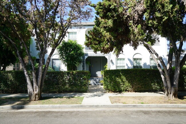 Foto del edificio - 1119 Poinsettia Drive