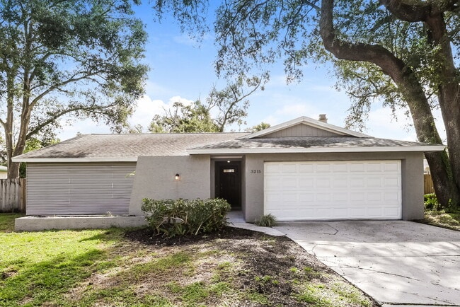 Building Photo - 3215 Las Brisas Dr