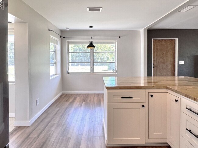 Foto del edificio - Peaceful 2-Bedroom Home Near Lake Starr