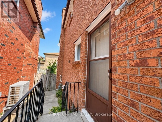 Building Photo - 9 Sunbird Crescent