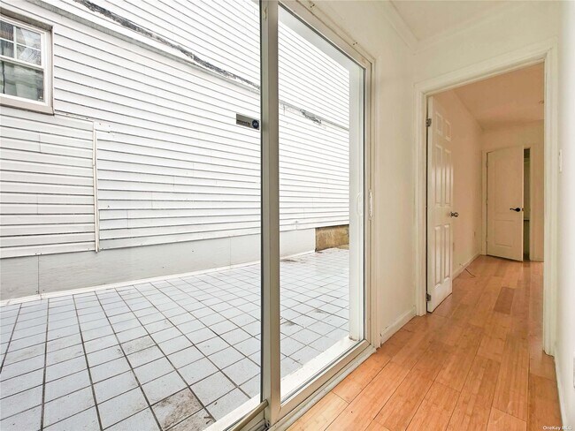 Foto del edificio - 90-33 80th St