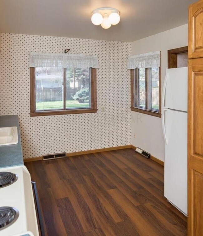 Building Photo - 5 Bedroom Home in Moorhead