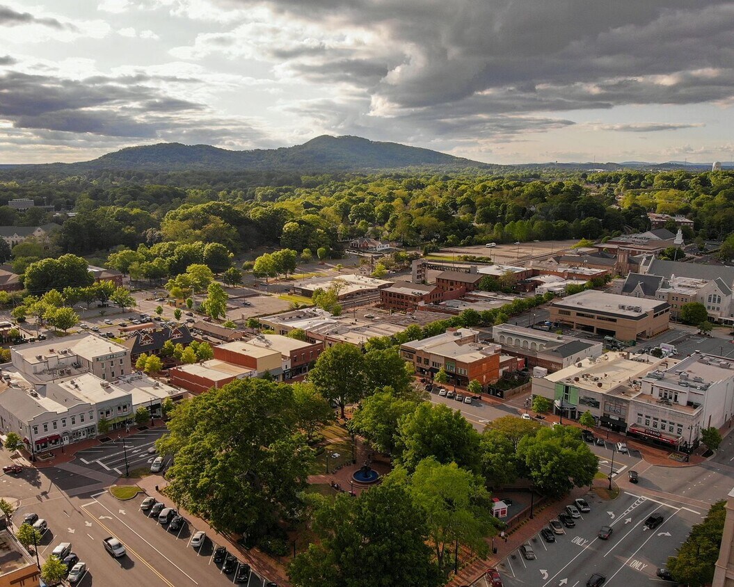 Primary Photo - Stylish Renovated Apartments In Marietta