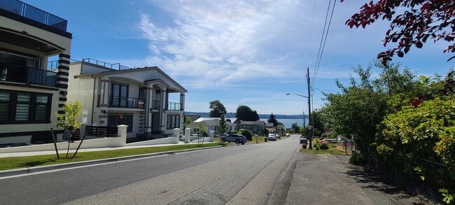 Foto del edificio - 1133 N 33rd Pl