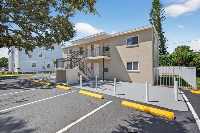 Foto del edificio - 1771 Russell St S