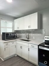 Building Photo - 1120 Skye Dr E