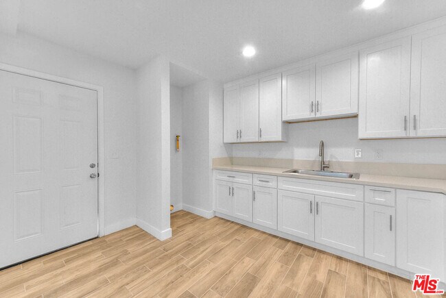 Foto del edificio - 2820 Liberty Blvd