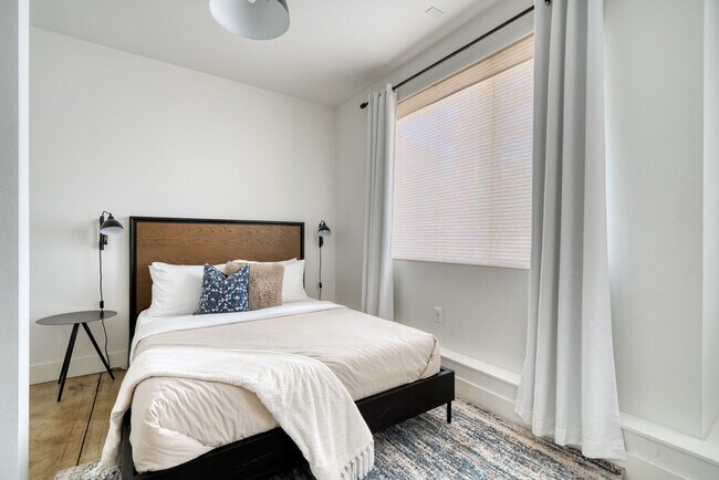 Foto del edificio - 4980 N Vancouver Ave