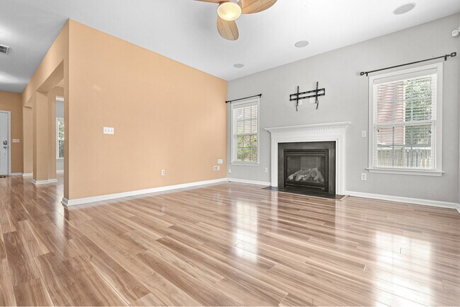 Foto del edificio - 5459 Charleywood Landing