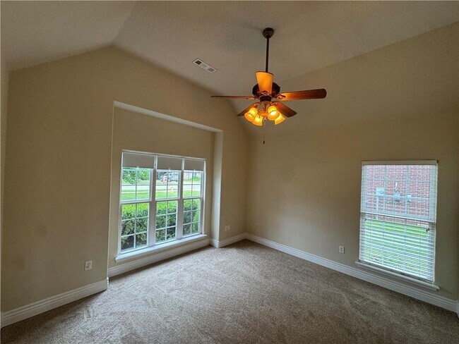 Foto del edificio - 407 Lyndal Ln