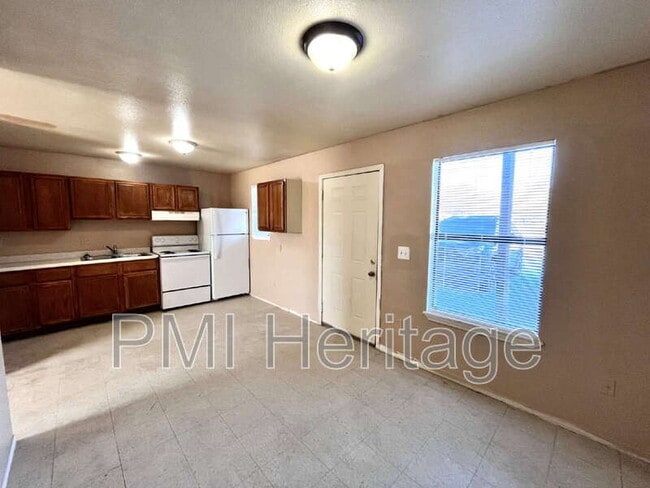 Foto del edificio - 813 E Huntsville Ave