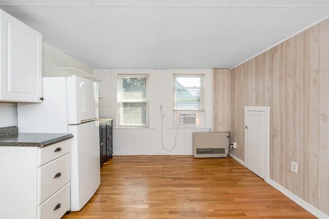 Building Photo - 263 Middlesex St