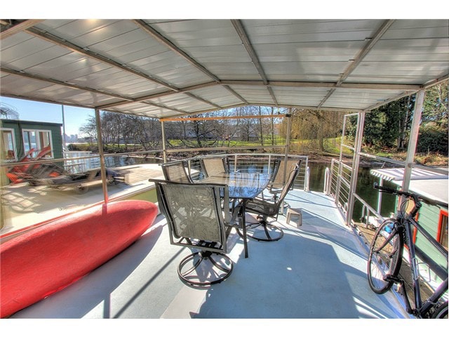 Building Photo - 2143 N Northlake Way