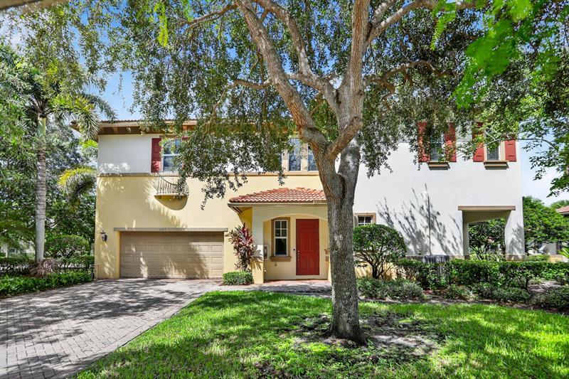 Foto principal - 6012 NW 116th Dr