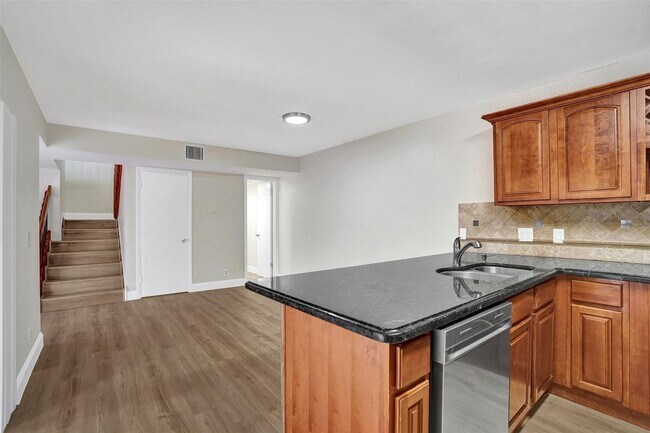 Building Photo - 4872 NW 95th Ave