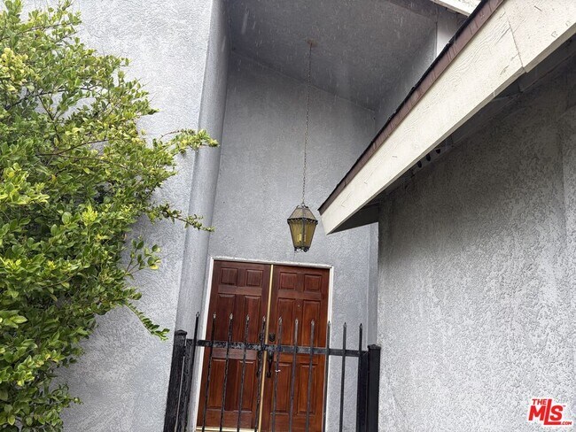 Foto del edificio - 20477 Mayall St